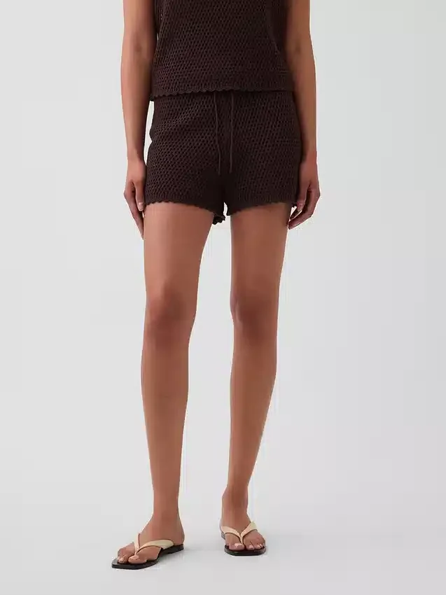 Pantaloncini comodi all'uncinetto in 100% cotone