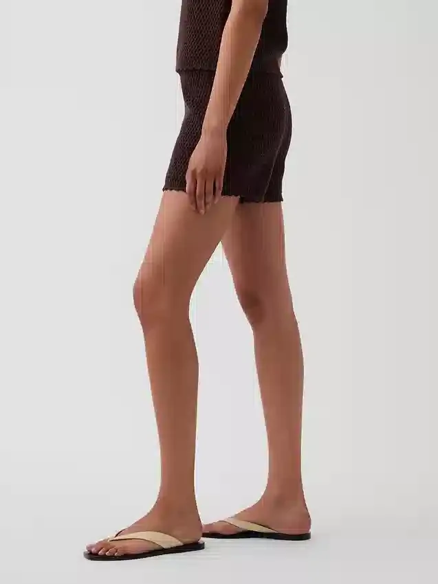 Pantaloncini comodi all'uncinetto in 100% cotone