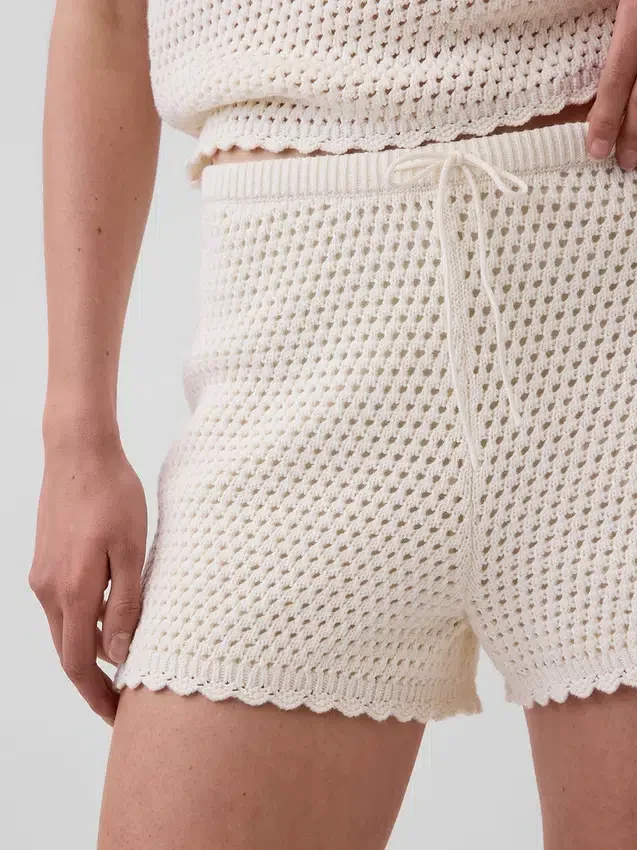 Pantaloncini comodi all'uncinetto in 100% cotone