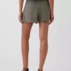 Pantaloncini comodi in garza di cotone a vita media da 4"