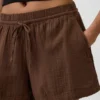 Pantaloncini comodi in garza di cotone a vita media da 4"