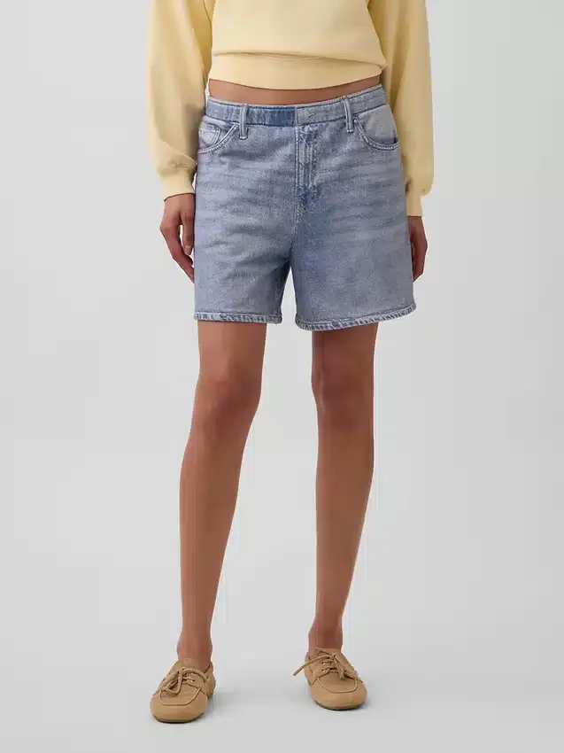 Pantaloncini comodi in maglia denim stampata a vita media da 5"