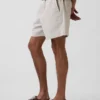 Pantaloncini comodi in misto lino da 5,5"