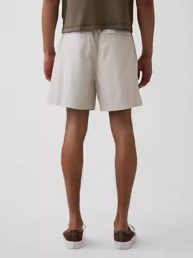 Pantaloncini comodi in misto lino da 5,5"