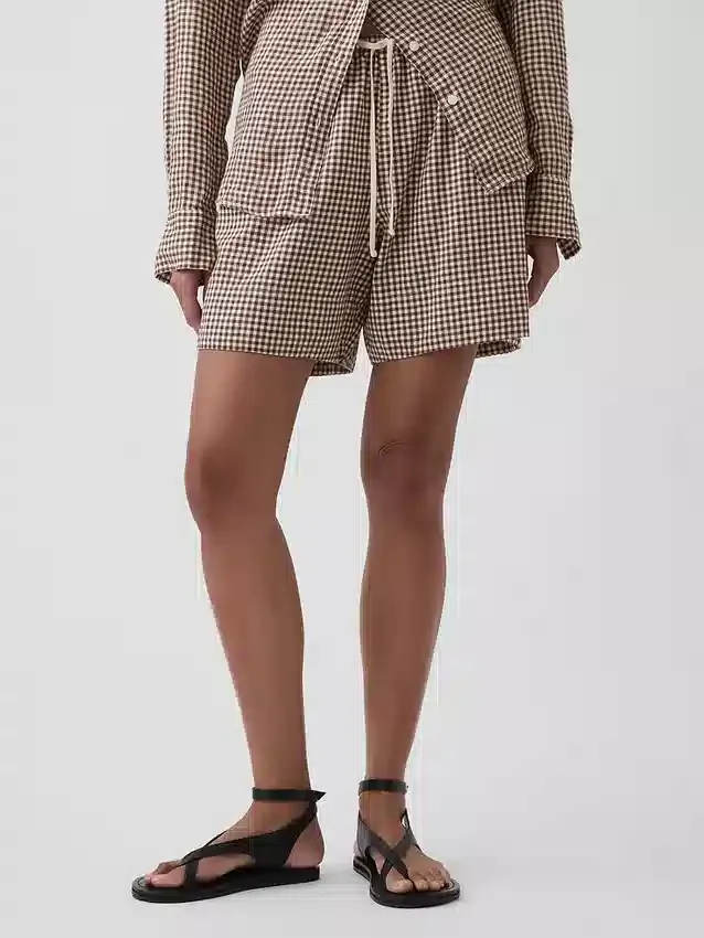 Pantaloncini comodi in misto lino da 6"