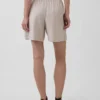Pantaloncini comodi in misto lino da 6"