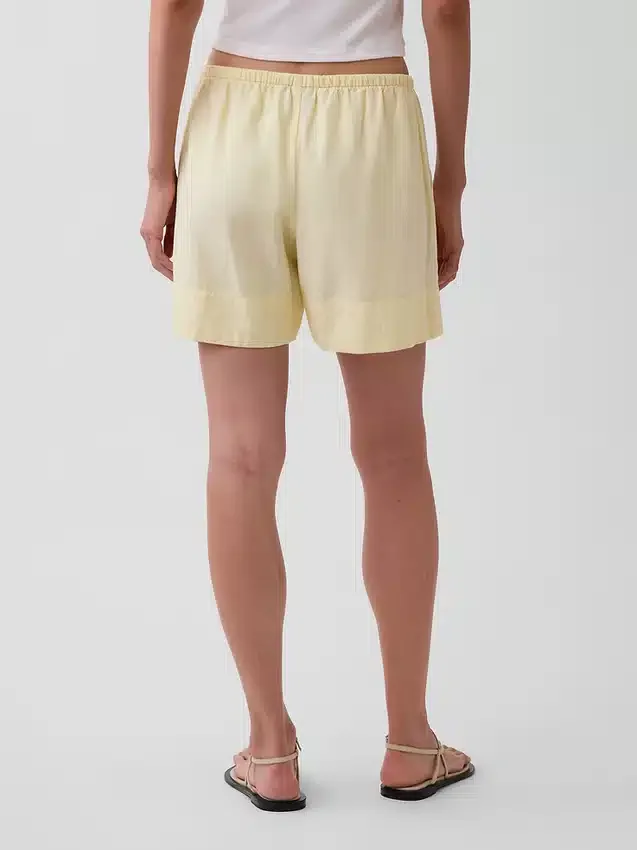 Pantaloncini comodi in misto lino da 6"