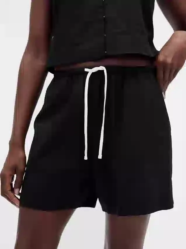 Pantaloncini comodi in misto lino da 6"