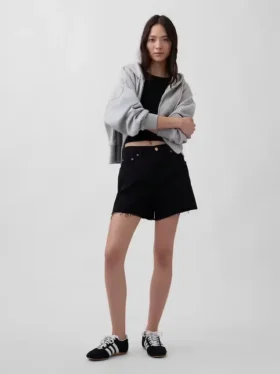 Pantaloncini corti a vita media da 4", morbidissimi e dal taglio morbido