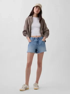 Pantaloncini corti a vita media da 4", morbidissimi e dal taglio morbido