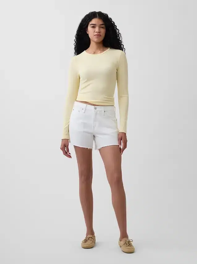 Pantaloncini corti a vita media da 4", morbidissimi e dal taglio morbido
