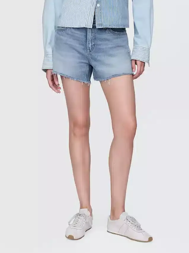 Pantaloncini corti a vita media da 4", morbidissimi e dal taglio morbido