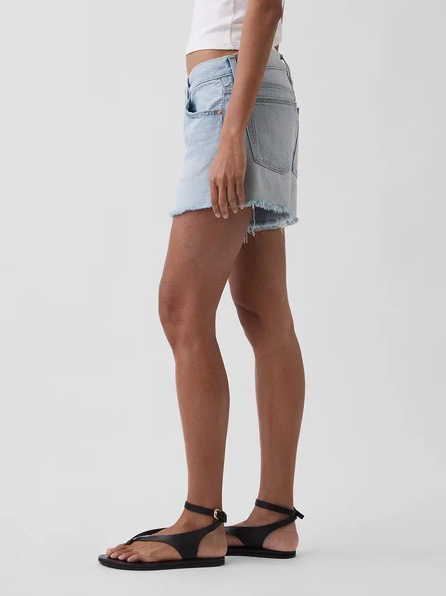 Pantaloncini corti a vita media da 4", morbidissimi e dal taglio morbido