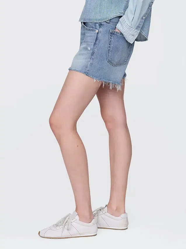Pantaloncini corti a vita media da 4", morbidissimi e dal taglio morbido