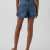 Pantaloncini corti a vita media da 4", morbidissimi e dal taglio morbido