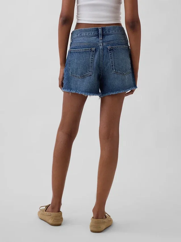 Pantaloncini corti a vita media da 4", morbidissimi e dal taglio morbido