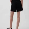 Pantaloncini corti a vita media da 4", morbidissimi e dal taglio morbido