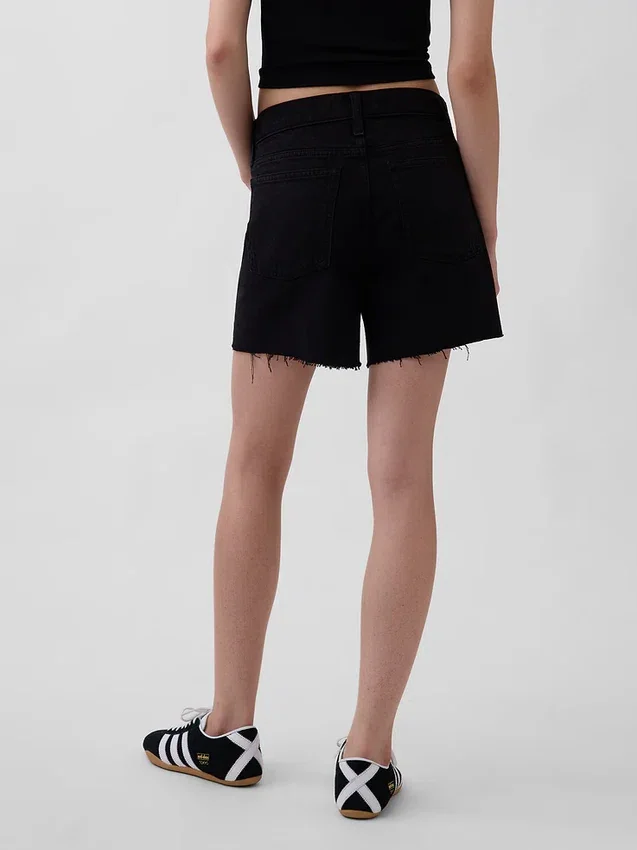 Pantaloncini corti a vita media da 4", morbidissimi e dal taglio morbido
