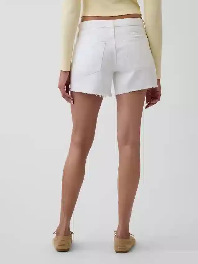Pantaloncini corti a vita media da 4", morbidissimi e dal taglio morbido