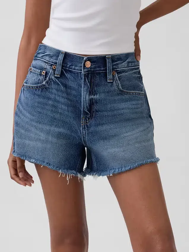 Pantaloncini corti a vita media da 4", morbidissimi e dal taglio morbido