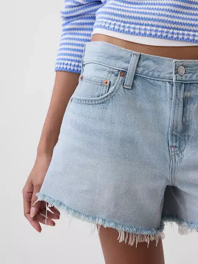 Pantaloncini corti a vita media da 4", morbidissimi e dal taglio morbido