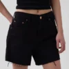 Pantaloncini corti a vita media da 4", morbidissimi e dal taglio morbido