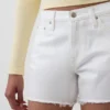 Pantaloncini corti a vita media da 4", morbidissimi e dal taglio morbido