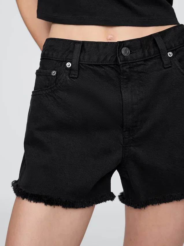 Pantaloncini corti a vita media da 4", morbidissimi e dal taglio morbido