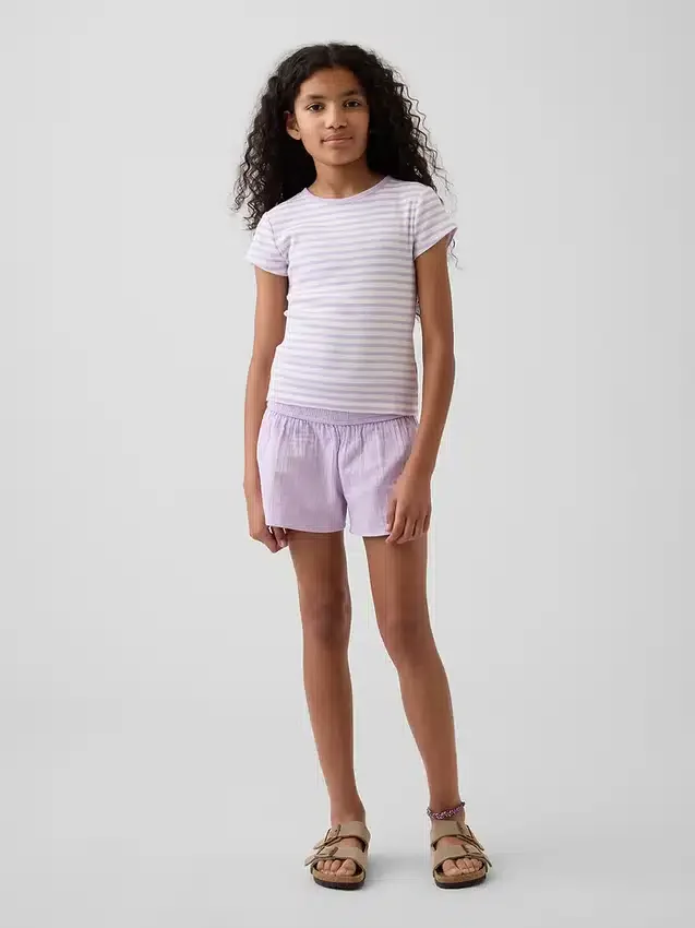 Pantaloncini da bambino in garza di cotone con orlo a farfalla