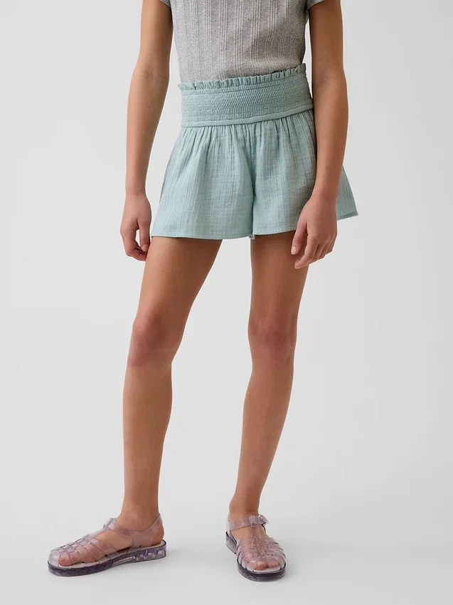 Pantaloncini da bambino in garza di cotone con orlo a farfalla