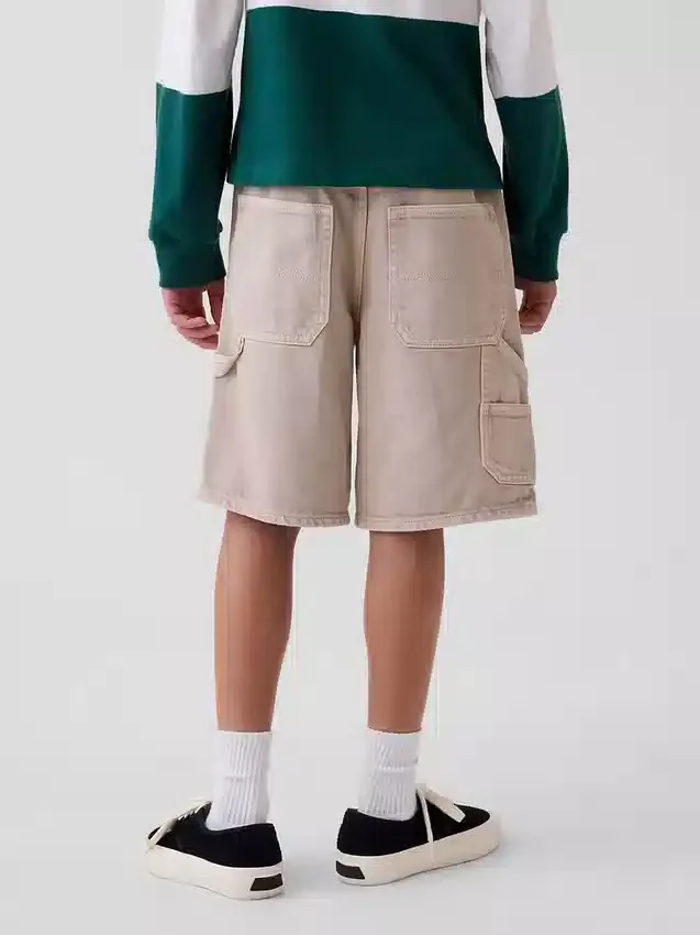 Pantaloncini da carpentiere in denim larghi e comodi stile anni ’90 per bambini