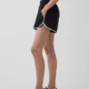 Pantaloncini da corsa GapFit Tech a vita alta