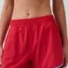 Pantaloncini da corsa GapFit Tech a vita alta