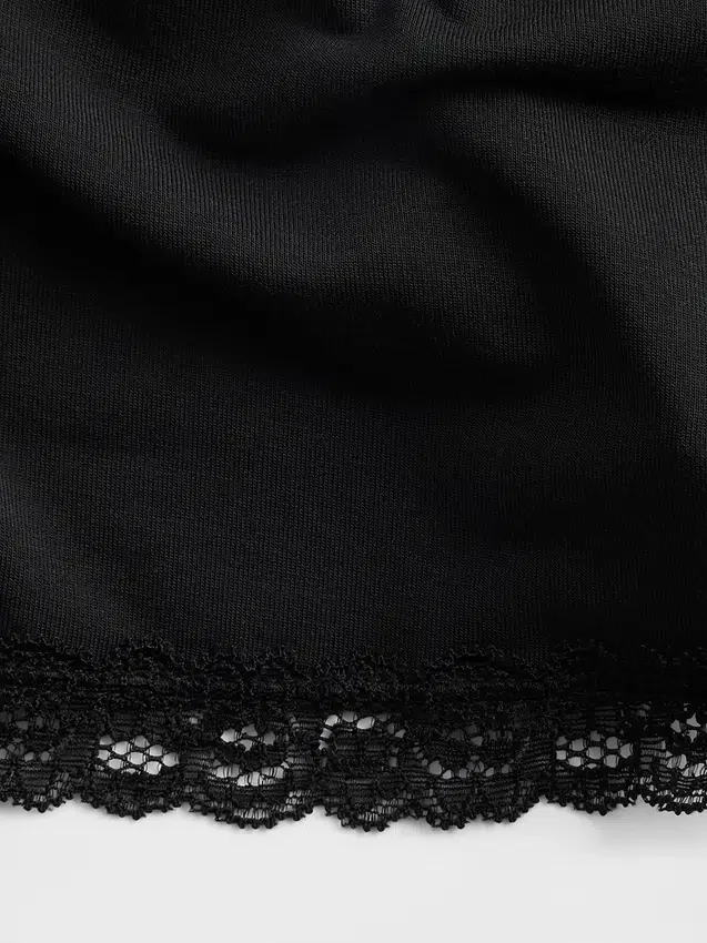 Pantaloncini da pigiama in modal morbidissimo con bordi in pizzo