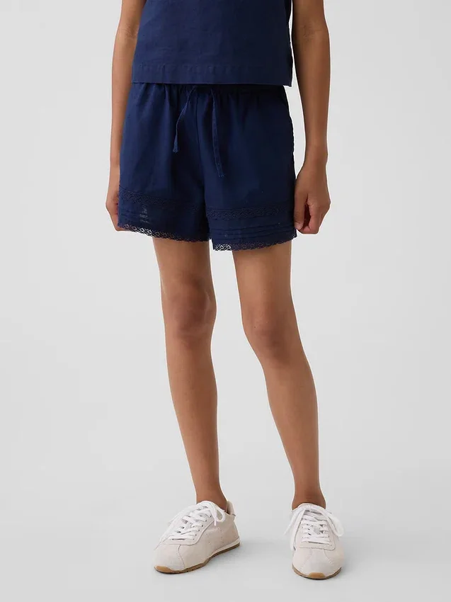 Pantaloncini facili da indossare in misto lino e cotone con bordi in pizzo per bambini