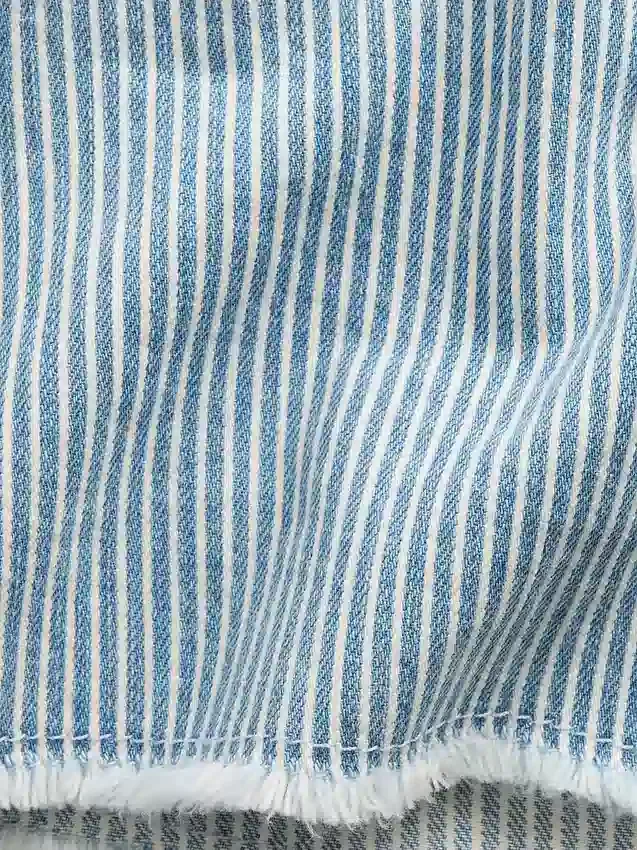 Pantaloncini in denim a righe a vita bassa per bambini