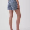 Pantaloncini in denim a vita alta da 3,5", modello dritto e morbido con stampa a quadretti