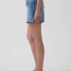Pantaloncini in denim a vita bassa da 3"