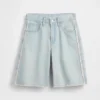 Pantaloncini in denim a vita bassa e linea allungata per bambini