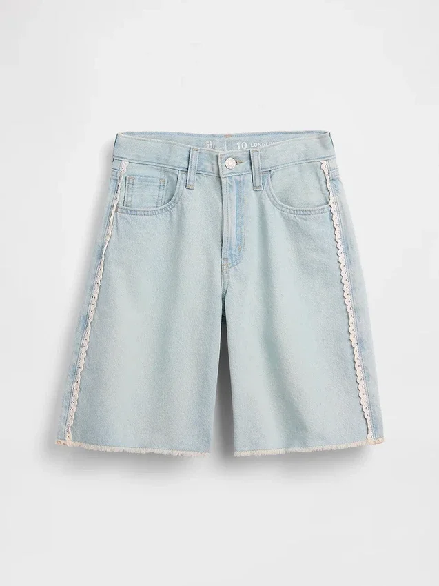 Pantaloncini in denim a vita bassa e linea allungata per bambini