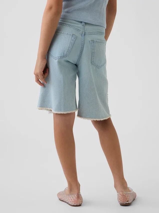 Pantaloncini in denim a vita bassa e linea allungata per bambini