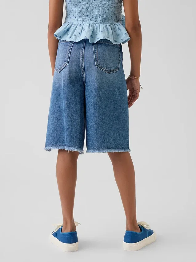 Pantaloncini in denim a vita bassa ultrasoft e dal taglio lungo per bambini