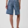 Pantaloncini in denim a vita media con micro cintura e linea allungata da 11"