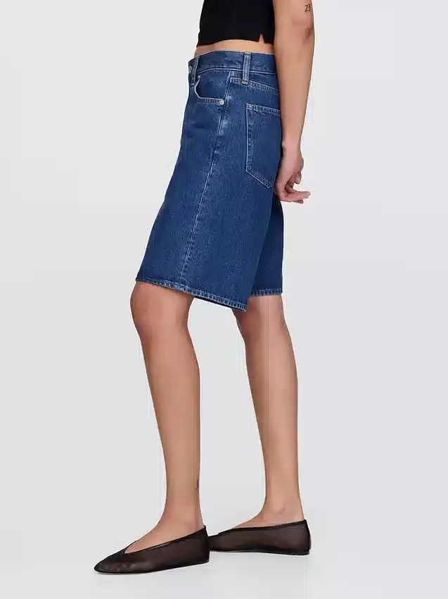 Pantaloncini in denim a vita media e linea allungata da 11"