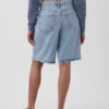 Pantaloncini in denim a vita media e linea allungata da 11"