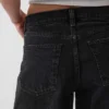 Pantaloncini in denim a vita media e linea allungata da 11"