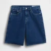 Pantaloncini in denim a vita media e linea lunga