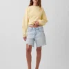Pantaloncini in denim a vita media e vestibilità ampia