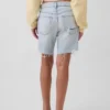 Pantaloncini in denim a vita media e vestibilità ampia