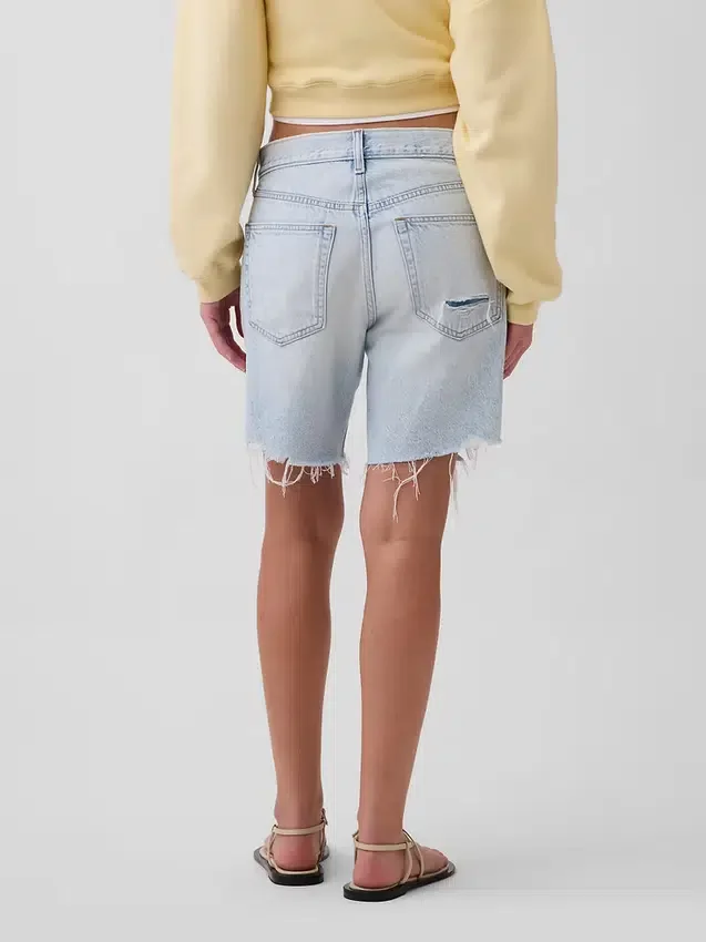 Pantaloncini in denim a vita media e vestibilità ampia